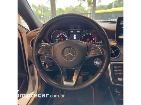 Mercedes-Benz GLA 200 1.6 CGI FLEX ENDURO 7G-DCT 4 portas
