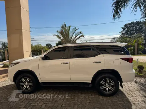 HILUX SW4 2.7 SRV 7 Lugares 4X2 16V