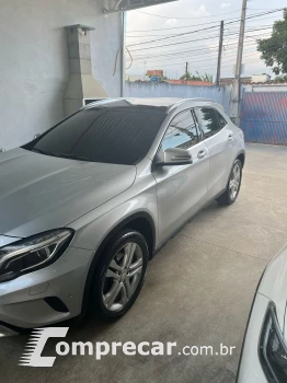 Mercedes-Benz GLA 200 1.6 CGI Enduro 16V Turbo 4 portas