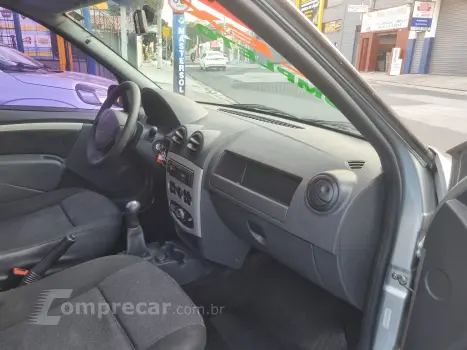 LOGAN 1.6 Expression 8V