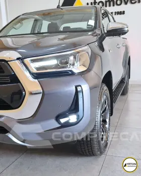 Toyota Hilux Caminhonete 2.8 16V 4P SRX DIESEL CABINE DUPLA 4 portas