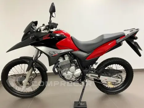 HONDA XRE 300 - PRETO E VERMELHO