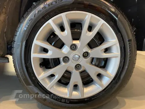 LOGAN 1.0 12V SCE FLEX ZEN MANUAL