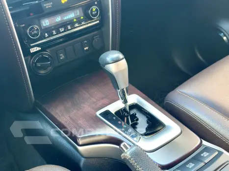 HILUX SW4 2.8 SRX 4X4 16V TURBO INTERCOOLER DIESEL 4P AUTOMÁ