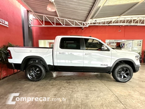 1500 5.7 V8 GASOLINA REBEL CD 4X4 AUTOMÁTICO