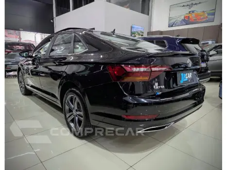 JETTA 1.4 250 TSI TOTAL FLEX R-LINE TIPTRONIC