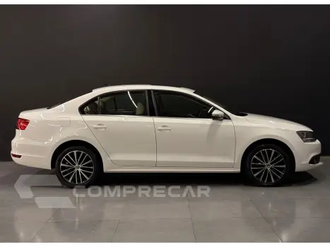 JETTA 2.0 TSI HIGHLINE 200CV GASOLINA 4P TIPTRONIC