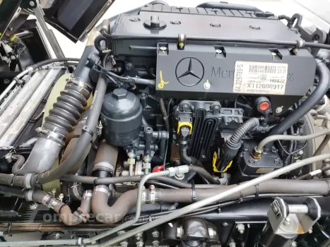 Accelo 1017 + Plataforma Engetruck