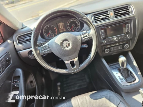 JETTA Highline 2.0 TSI 16V 4p Tiptronic