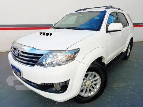 Toyota Hilux SW4 SRV D4-D 4x4 3.0 TDI Dies. Aut 4 portas