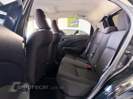 ETIOS HATCH X PLUS 15 MT