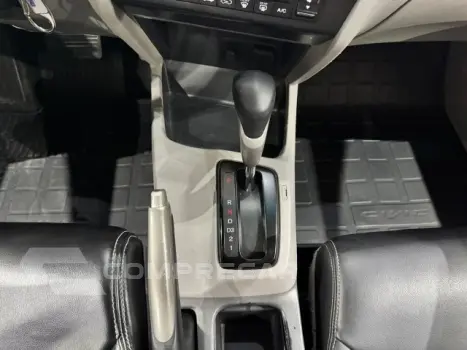 CIVIC - 1.8 LXS 16V 4P AUTOMÁTICO