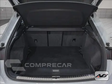 Q3 2.0 40 TFSI Performance Black Quattro