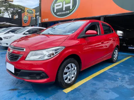 CHEVROLET Onix 4 portas