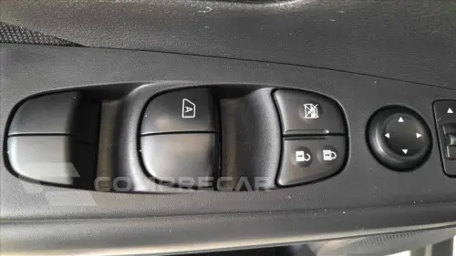 KICKS PLAY 1.6 16V FLEXSTART SENSE XTRONIC