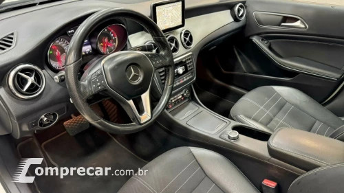 Mercedes-Benz GLA 200 1.6 CGI Vision 16V Turbo 4 portas