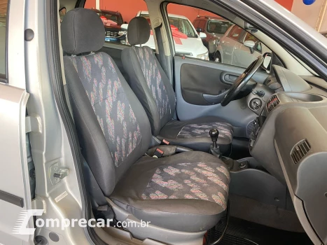 CORSA 1.8 MPFI Maxx Sedan 8V