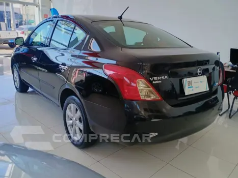 Versa Sedan 1.6 16V 4P FLEX SL