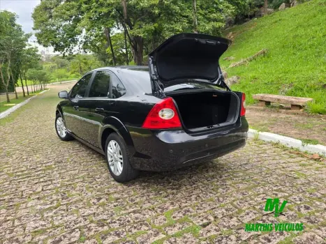 FOCUS 2.0 GHIA SEDAN 16V FLEX 4P AUTOMÁTICO