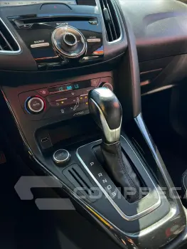 FOCUS 2.0 Titanium Fastback 16V