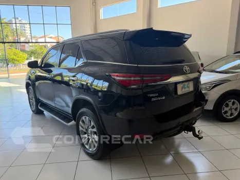 Hilux SW4 2.8 16V 4P SRX 4X4 7 LUGARES TURBO DIESEL AUTOMÁTI