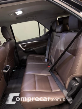 HILUX SW4 2.8 D-4d Turbo SRX 7L 4X4