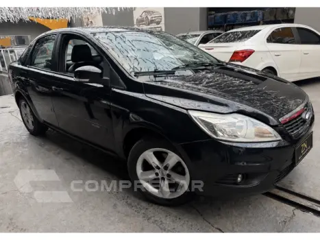 FORD FOCUS 2.0 GHIA SEDAN 16V GASOLINA 4P AUTOMÁTICO 4 portas