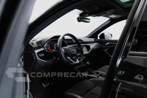 Q3 2.0 40 TFSI Performance Black Quattro