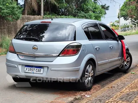 VECTRA 2.0 MPFI GT HATCH 8V FLEX 4P MANUAL