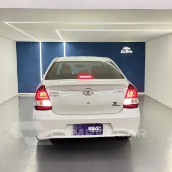 ETIOS PLATINUM Sed. 1.5 Flex 16V 4p Aut.