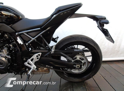 SUZUKI GSX-8S