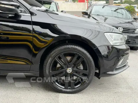 JETTA 2.0 TSI HIGHLINE 211CV GASOLINA 4P TIPTRONIC