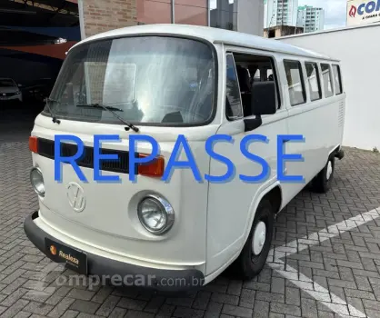 Volkswagen Kombi Standard/ Luxo/ Série Prata 3 portas