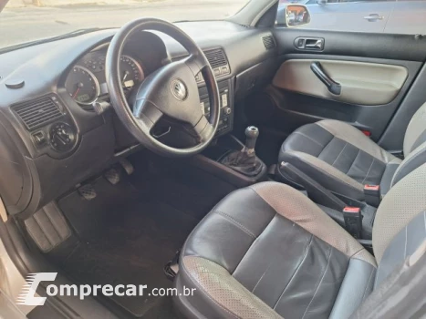 GOLF - 1.6 MI SPORTLINE 8V 4P MANUAL