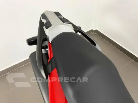 HONDA XRE 300 - PRETO E VERMELHO