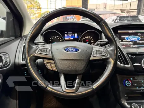 FOCUS HATCH - 2.0 TITANIUM 16V 4P POWERSHIFT