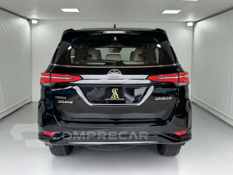 HILUX SW4 2.8 SRX Diamond 4X4 7 Lugares 16V Turbo Intercoole