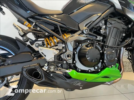 Z900RS R EDITION