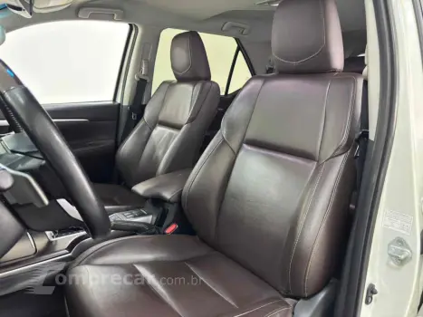 HILUX SW4 2.8 SRX 4X4 16V TURBO INTERCOOLER DIESEL 4P AUTOMÁ