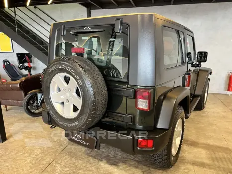 Wrangler 3.8 V6 12V SPORT TETO RÍGIDO AUTOMÁTICO