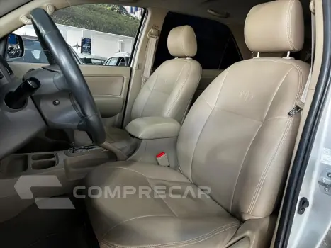 HILUX SW4 2.7 SR 4X2 7 LUGARES 16V GASOLINA 4P AU