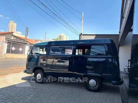 Volkswagen KOMBI 1.6 MI Carat 8V 3 portas