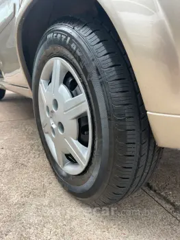 CLASSIC 1.0 MPFI Sedan 8V