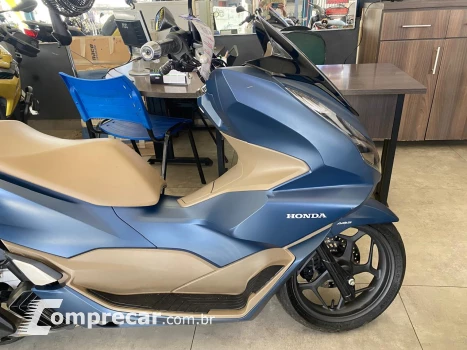 PCX 160 DLX
