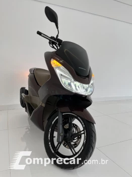 PCX 150 DLX