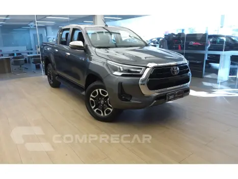 Toyota HILUX 2.8 D-4D TURBO DIESEL CD SRX 4X4 AUTOMÁTICO 4 portas