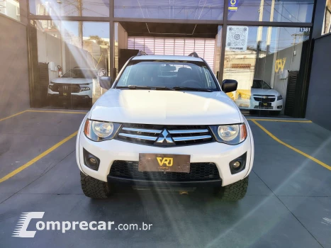 Mitsubishi L200 Triton HLS 2.4 Flex 16V CD Mec. 4 portas