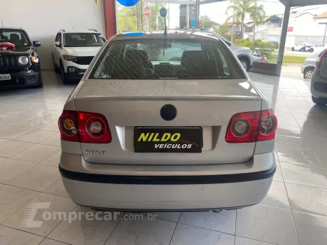 POLO SEDAN 1.6 MI 8V