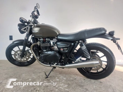 TRIUMPH STREET TWIN
