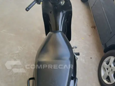 BIZ 125 ES - Utilitária